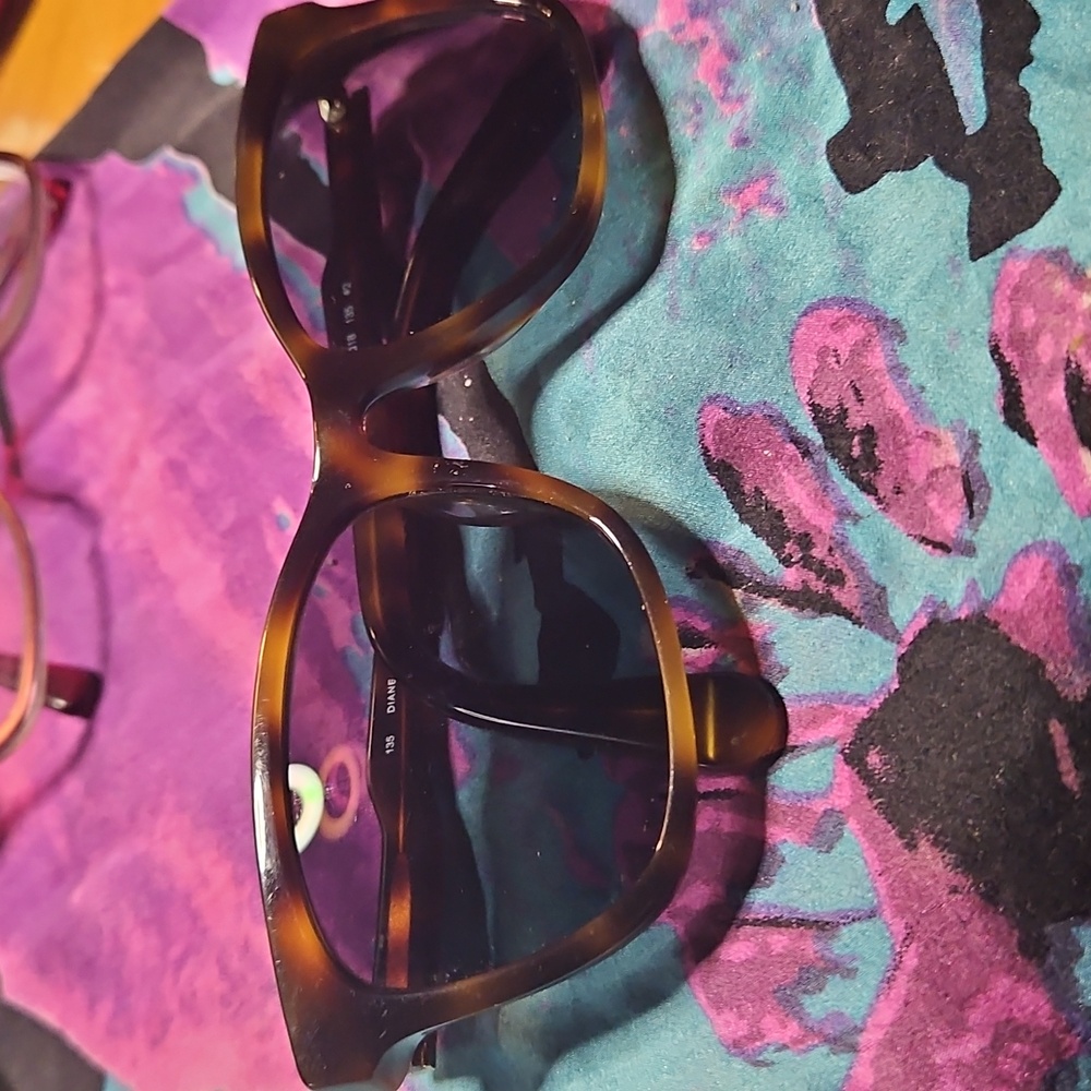 DIANE von FURSTENBURG FRAMES - Picture 3 of 12
